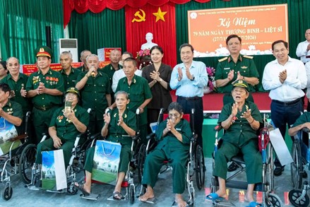 Chủ tịch Quốc hội Trần Thanh Mẫn thăm, tri ân người có công tại Thành phố Hồ Chí Minh