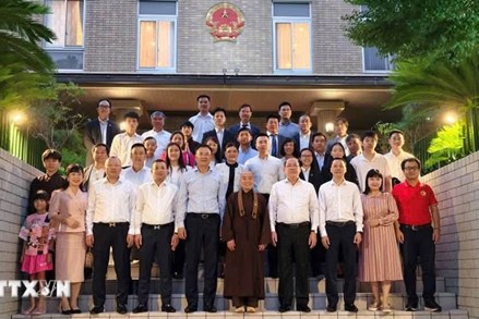 Phó Chủ tịch Hoàng Công Thuỷ gặp gỡ cán bộ Đại sứ quán và đại diện cộng đồng người Việt Nam tại Nhật Bản