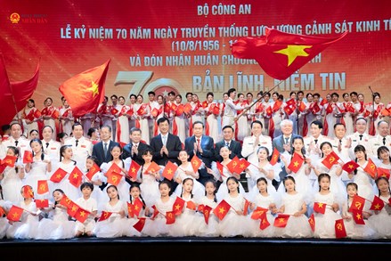 Chủ tịch Quốc hội dự Lễ kỷ niệm 70 năm Ngày truyền thống lực lượng Cảnh sát kinh tế