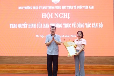 Bà Đinh Thị Thúy Ngân được điều động, bổ nhiệm giữ chức Phó Chánh Văn phòng Cơ quan UBTƯ MTTQ Việt Nam