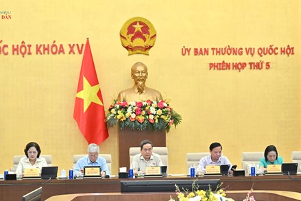 Phiên họp thứ 5 của Ủy ban Thường vụ Quốc hội