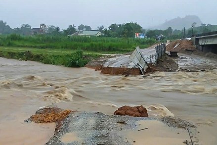 Thủ tướng Chính phủ yêu cầu rà soát, tổ chức sơ tán dân cư khỏi khu vực nguy cơ bị ngập sâu, lũ quét, sạt lở đất