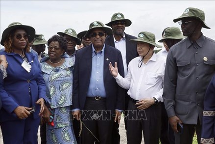 Chủ tịch Quốc hội Trần Thanh Mẫn và Chủ tịch Quốc hội Côte d'Ivoire thăm mô hình phát triển nông nghiệp tại Cần Thơ 
