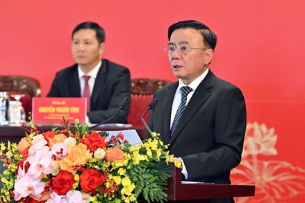 Quy định số 216-QĐ/TW của Ban Bí thư về đặt hàng cung cấp thông tin cho cơ sở