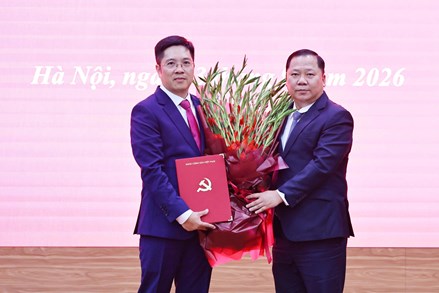 Mỗi cán bộ là hạt nhân đoàn kết, góp phần xây dựng cơ quan trong sạch, vững mạnh