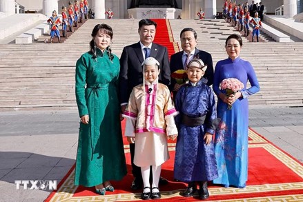 Lễ đón Chủ tịch Quốc hội Trần Thanh Mẫn và Phu nhân thăm chính thức Mông Cổ