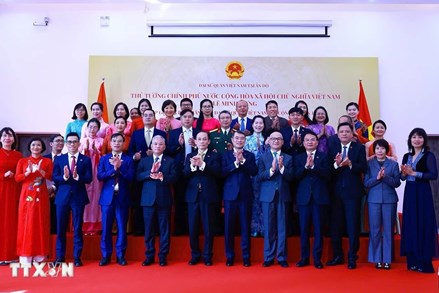 Thủ tướng Lê Minh Hưng gặp gỡ cán bộ, nhân viên các cơ quan đại diện Việt Nam tại Ấn Độ 