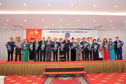Phó Chủ tịch Trần Thắng dự Đại hội đại biểu toàn quốc Hội Văn học nghệ thuật các dân tộc thiểu số Việt Nam lần thứ VII