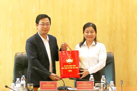 Phó Chủ tịch Cao Xuân Thạo làm việc với Đoàn đại biểu Đảng ủy xã Kiên Đài, tỉnh Tuyên Quang