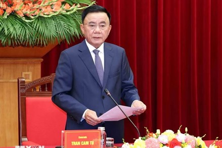 Thường trực Ban Bí thư Trần Cẩm Tú tiếp Đoàn cán bộ cao cấp Đảng Nhân dân Cách mạng Lào 