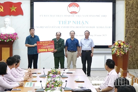 Uỷ ban MTTQ tỉnh Phú Thọ tiếp nhận, ủng hộ khắc phục hậu quả sau mưa bão