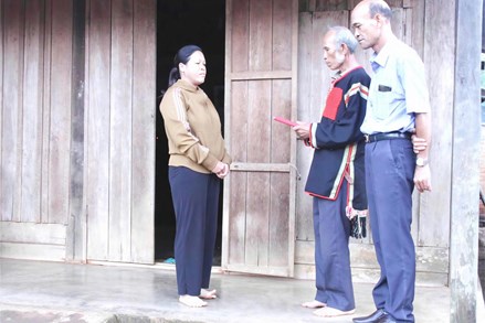 Đắk Lắk: Những người có uy tín ở buôn làng