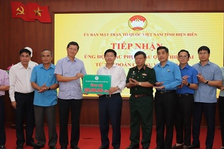 Tập đoàn Công nghiệp cao-su Việt Nam hỗ trợ đồng bào Điện Biên bị thiệt hại do lũ quét, lở đất