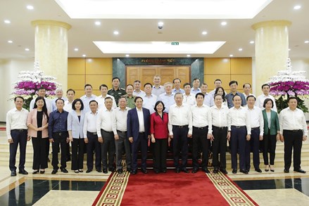 Bộ Chính trị cho ý kiến về công tác chuẩn bị Đại hội Đảng bộ TP Hà Nội và Đảng bộ TP Hồ Chí Minh