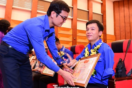 Tuyên dương 25 gương thanh niên khuyết tật tiêu biểu 'Tỏa sáng nghị lực Việt'