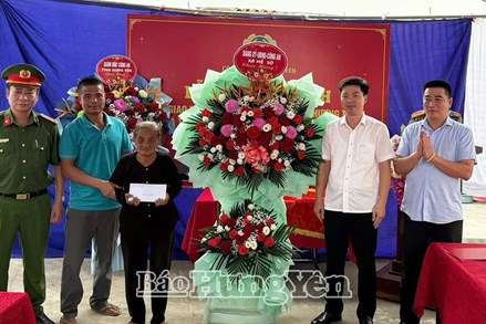 Hưng Yên: Bàn giao “Nhà đại đoàn kết” cho gia đình khó khăn tại xã Mễ Sở