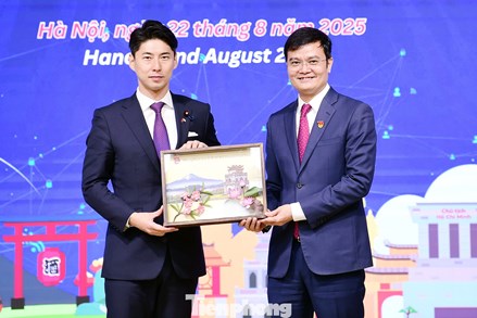 Phó Chủ tịch UBTW MTTQ Việt Nam, Bí thư thứ nhất TW Đoàn Bùi Quang Huy tiếp Trưởng Ban Thanh niên Đảng Dân chủ tự do Nhật Bản 