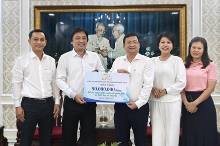 Uỷ ban MTTQ Việt Nam TP Hồ Chí Minh tiếp nhận 50 triệu đồng ủng hộ đồng bào các tỉnh phía Bắc 