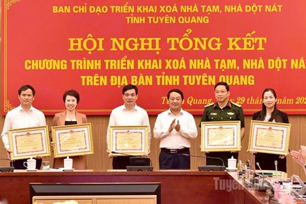 Bí thư Tỉnh ủy Hầu A Lềnh: Hoàn thành xóa nhà tạm, nhà dột nát trên địa bàn tỉnh là kỳ tích trong chăm lo đời sống cho người dân