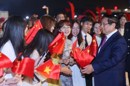 Thủ tướng Phạm Minh Chính tới Thiên Tân, bắt đầu chuyến công tác tại Trung Quốc