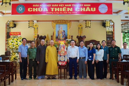 Phó Bí thư Tỉnh ủy, Chủ tịch Ủy ban MTTQ Việt Nam tỉnh Tây Ninh Nguyễn Thanh Hải thăm, chúc mừng Đại lễ Vu Lan năm 2025