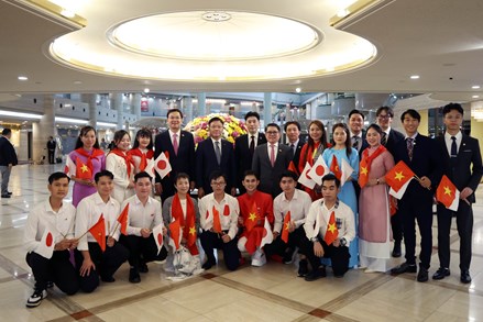 Phó Thủ tướng Lê Thành Long gặp mặt Cộng đồng người Việt Nam tại Kansai