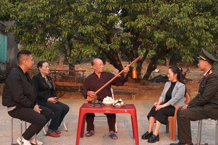 Người có uy tín “tạo dựng hệ sinh thái” văn hóa truyền thống của đồng bào DTTS