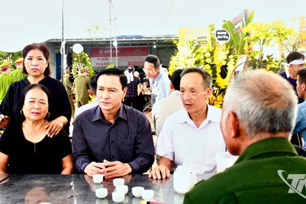 Thái Nguyên: Phó Chủ tịch Thường trực Ủy ban MTTQ tỉnh thăm, động viên gia đình đồng chí Phan Văn Thành