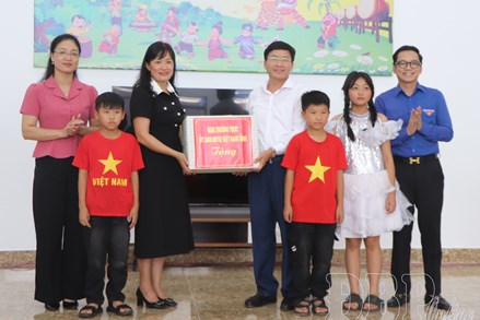 Điện Biên: Ủy ban MTTQ Việt Nam tỉnh tổ chức chương trình thăm, tặng quà trung thu tại Cơ sở Bảo trợ xã hội tổng hợp tỉnh