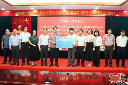 Sơn La: Uỷ ban MTTQ Việt Nam tỉnh tiếp nhận 2 tỷ đồng khắc phục hậu quả bão số 10 