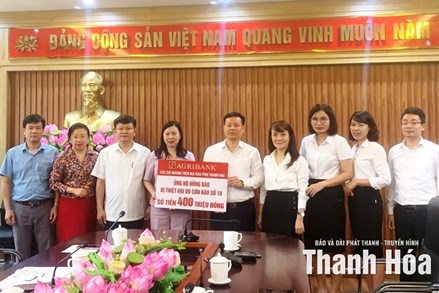 Thanh Hoá: Uỷ ban MTTQ Việt Nam tỉnh tiếp nhận 400 triệu đồng khắc phục hậu quả mưa lũ 
