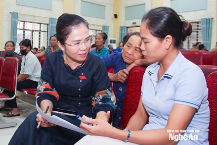 Nghệ An: Chủ tịch Ủy ban MTTQ Việt Nam tỉnh, Trưởng Đoàn đại biểu Quốc hội tỉnh tiếp xúc cử tri tại xã Minh Châu