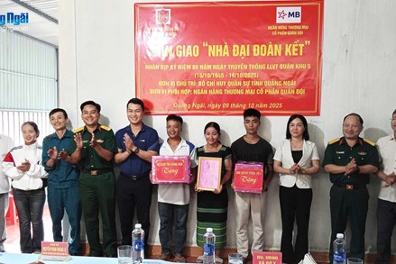 Quảng Ngãi: Trao nhà Đại đoàn kết cho hộ nghèo xã Bờ Y