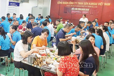 Hưng Yên: Bữa cơm công đoàn ấm lòng người lao động