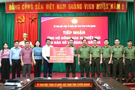 Bộ Công an ủng hộ 5 tỷ đồng hỗ trợ Tuyên Quang khắc phục hậu quả bão lũ