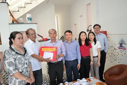 Lâm Đồng: Ủy ban MTTQ Việt Nam tỉnh thăm hỏi, chúc Tết Katê đồng bào Chăm theo đạo Bàlamôn