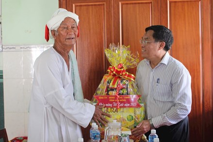 Lâm Đồng: Phó Chủ tịch UBND tỉnh Võ Ngọc Hiệp chúc Tết Katê tại xã Hồng Thái và Bắc Bình