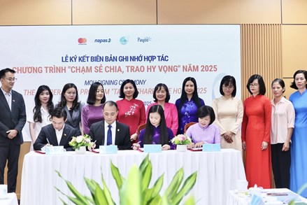 “Chạm sẻ chia, Trao hy vọng 2025” hỗ trợ tầm soát ung thư miễn phí cho phụ nữ