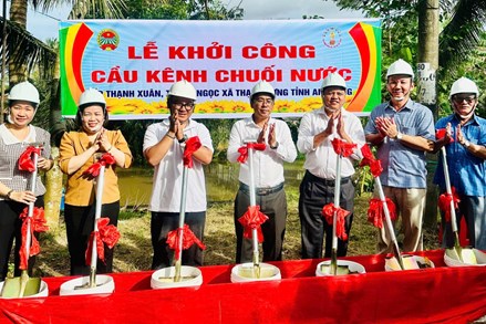 Hội Nông dân tỉnh An Giang khởi công xây dựng cầu nông thôn và bàn giao giếng nước