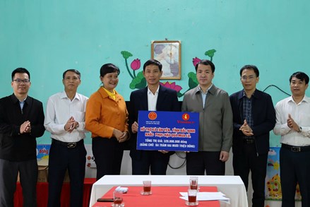 Phó Bí thư Đảng ủy MTTQ, các đoàn thể Trung ương Ngô Văn Cương thăm, động viên nhân dân tỉnh Bắc Ninh khắc phục hậu quả thiên tai