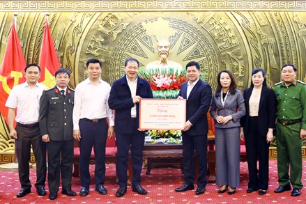 Tỉnh Đồng Nai trao tặng kinh phí ủng hộ tỉnh Bắc Ninh khắc phục hậu quả lũ lụt