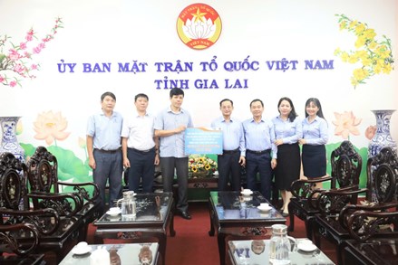 Tập đoàn Xăng dầu Việt Nam ủng hộ 2 tỷ đồng giúp Gia Lai khắc phục hậu quả bão số 13