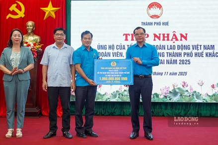 Tổng LĐLĐ Việt Nam hỗ trợ 1 tỉ đồng giúp đoàn viên khắc phục hậu quả bão lũ