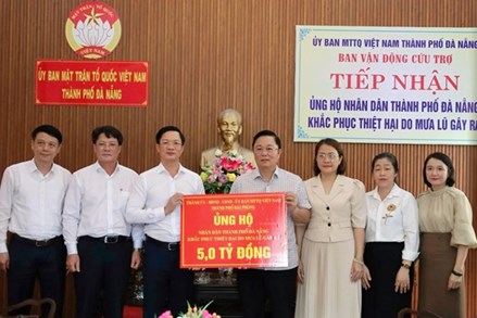Đà Nẵng tiếp nhận hơn 47 tỉ đồng và 266 tấn hàng cứu trợ lũ lụt