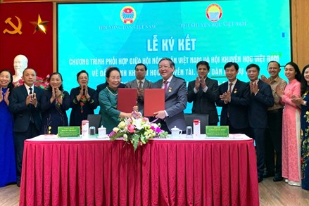 Xây dựng hình mẫu “Nông dân học tập, Nông dân số” kỷ nguyên mới