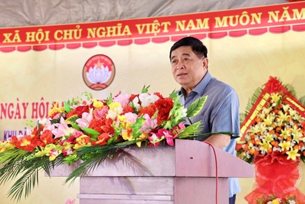 Phó Thủ tướng Chính phủ Nguyễn Chí Dũng dự ngày hội Đại đoàn kết toàn dân tộc tại Quảng Trị 