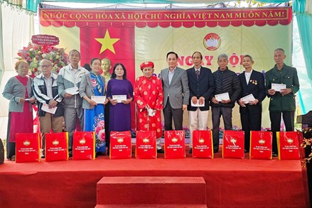 Bộ trưởng Bộ Ngoại giao Lê Hoài Trung dự Ngày hội Đại đoàn kết toàn dân tộc tại Huế