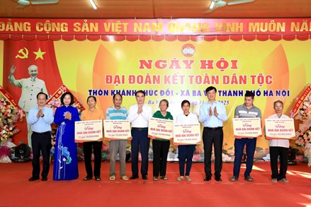 Bí thư Thành ủy Hà Nội Nguyễn Duy Ngọc dự Ngày hội Đại đoàn kết toàn dân tộc tại thôn Khánh Chúc Đồi