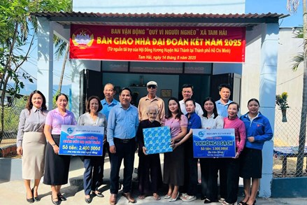 Ủy ban MTTQ Việt Nam thành phố Đà Nẵng vận động ủng hộ Quỹ “Vì người nghèo” năm 2025