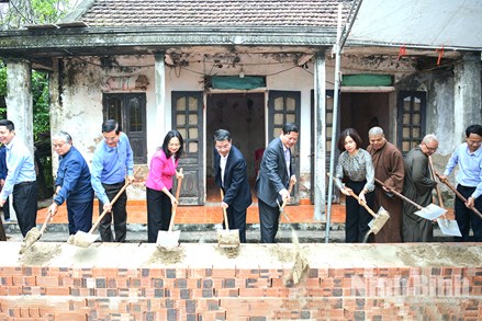 Ninh Bình: Khởi công xây dựng Nhà Đại đoàn kết cho hộ gia đình có hoàn cảnh đặc biệt khó khăn